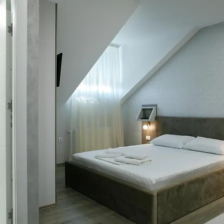 Fine Guest house *